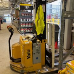 Yale MSW040SEN24TV087 Electric Pallet Walkie Stacker