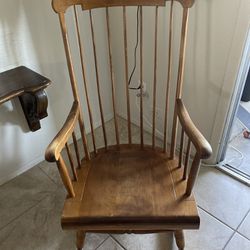 Rocking Chair Vintage 50$ Great Condition 