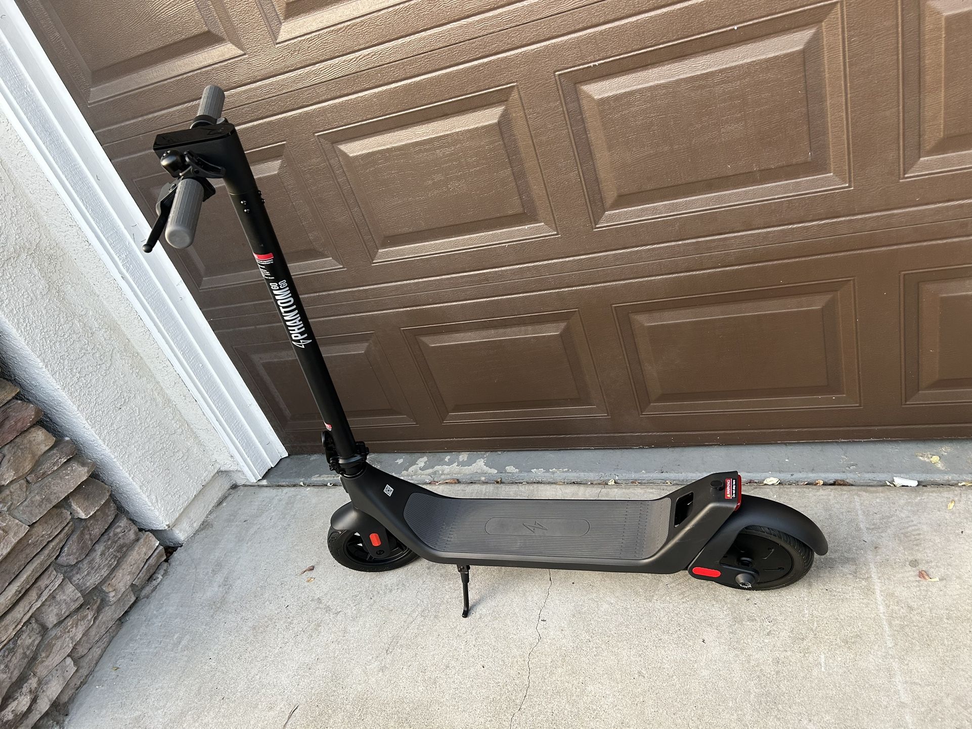 Phantom A10 Electric Scooter Open Box Great Condition