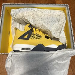 Jordan 4 Retro Lightning 
