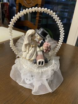 Cake topper