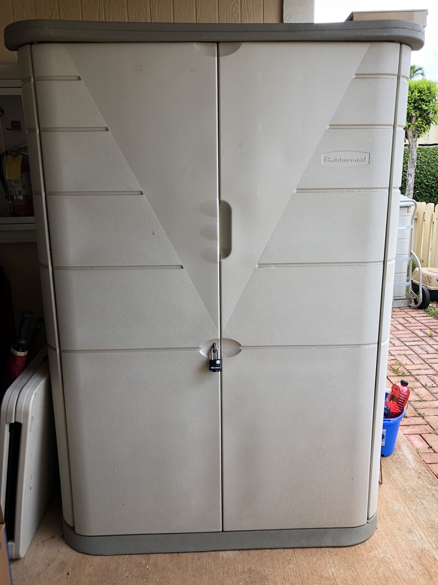 Rubbermaid Large Vertical Outdoor Storage Shed SKU#RHP3746