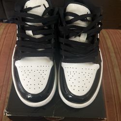 Black And White Jordan 1 Men’s 8.5