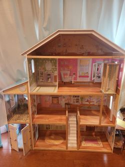Wooden Dollhouse