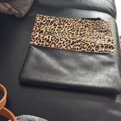 Vantage banana Republic clutch purse