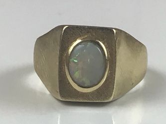18k Solido gold Bruno Guidi Opal Ring