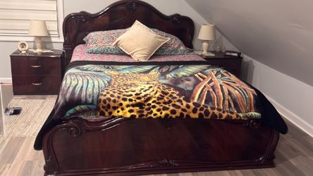 Queen size bedroom set