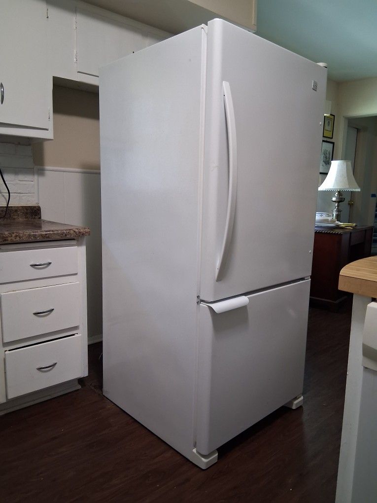Kenmore Frig Freezer