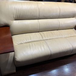 Modern Sofá and Armchair Project Pieces