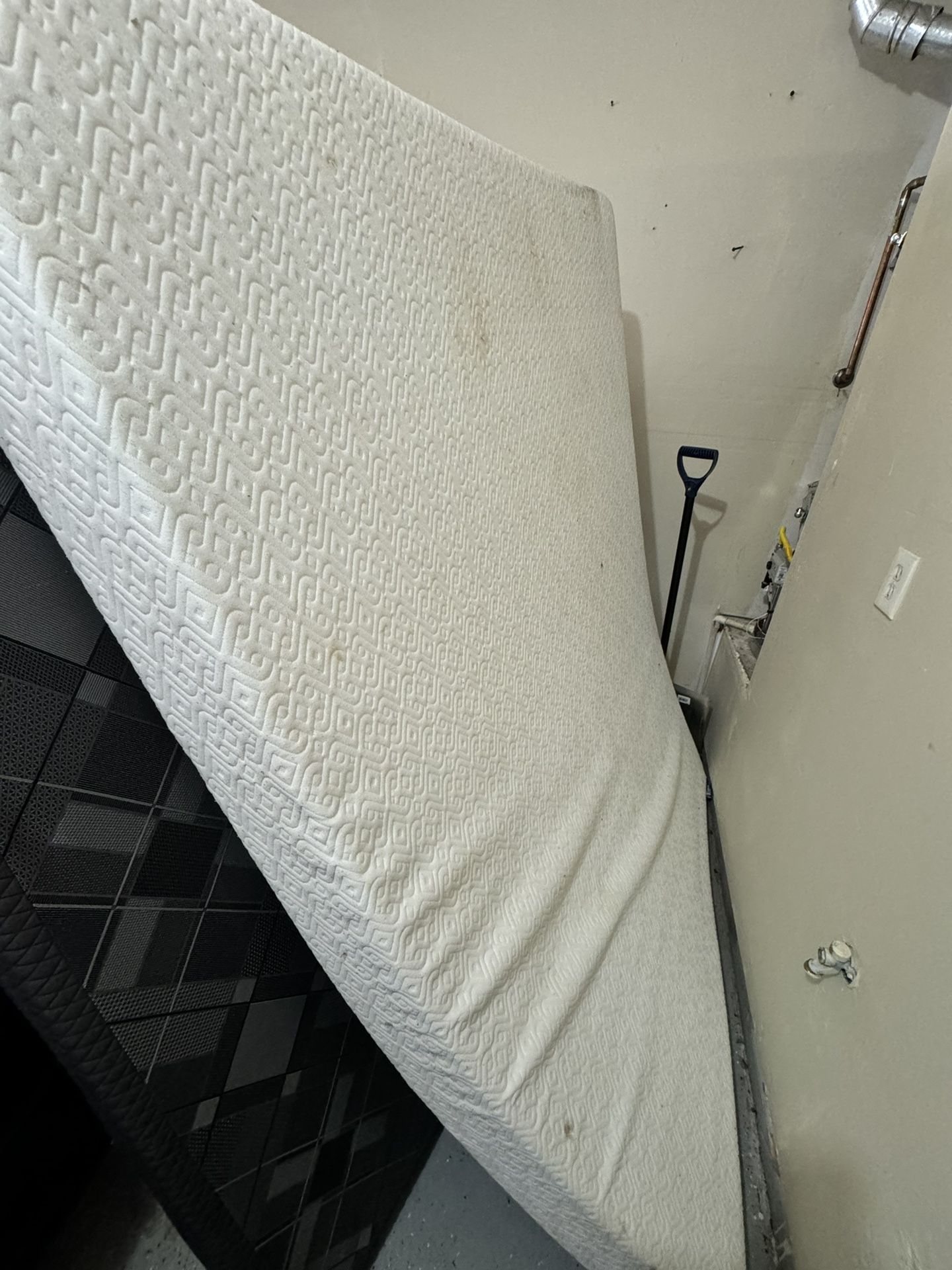 Full Size Foam Medium Firmness Mattress With Spring Box.