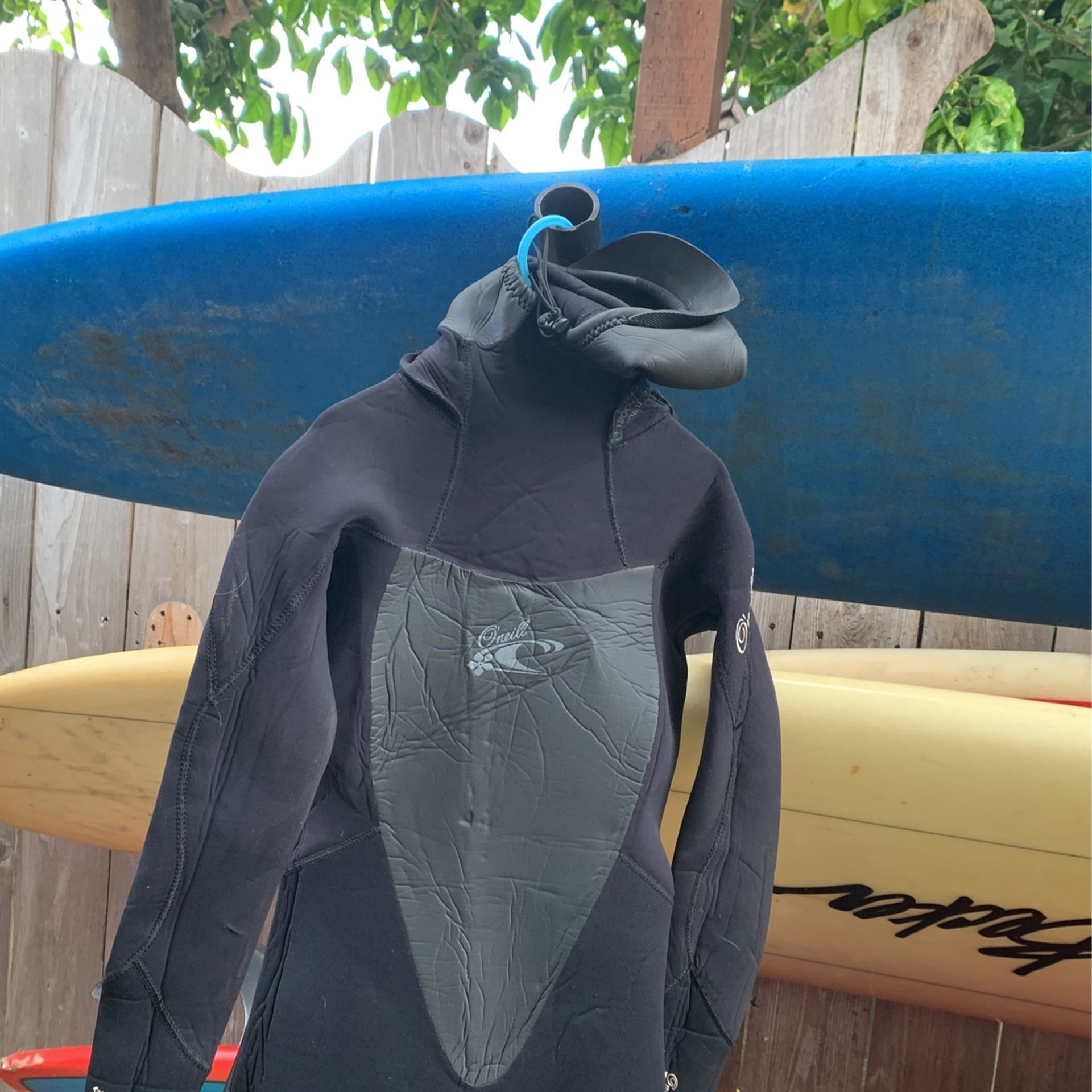 O’Neill Heat womens 5.3 Wetsuit w Hood - Size 8
