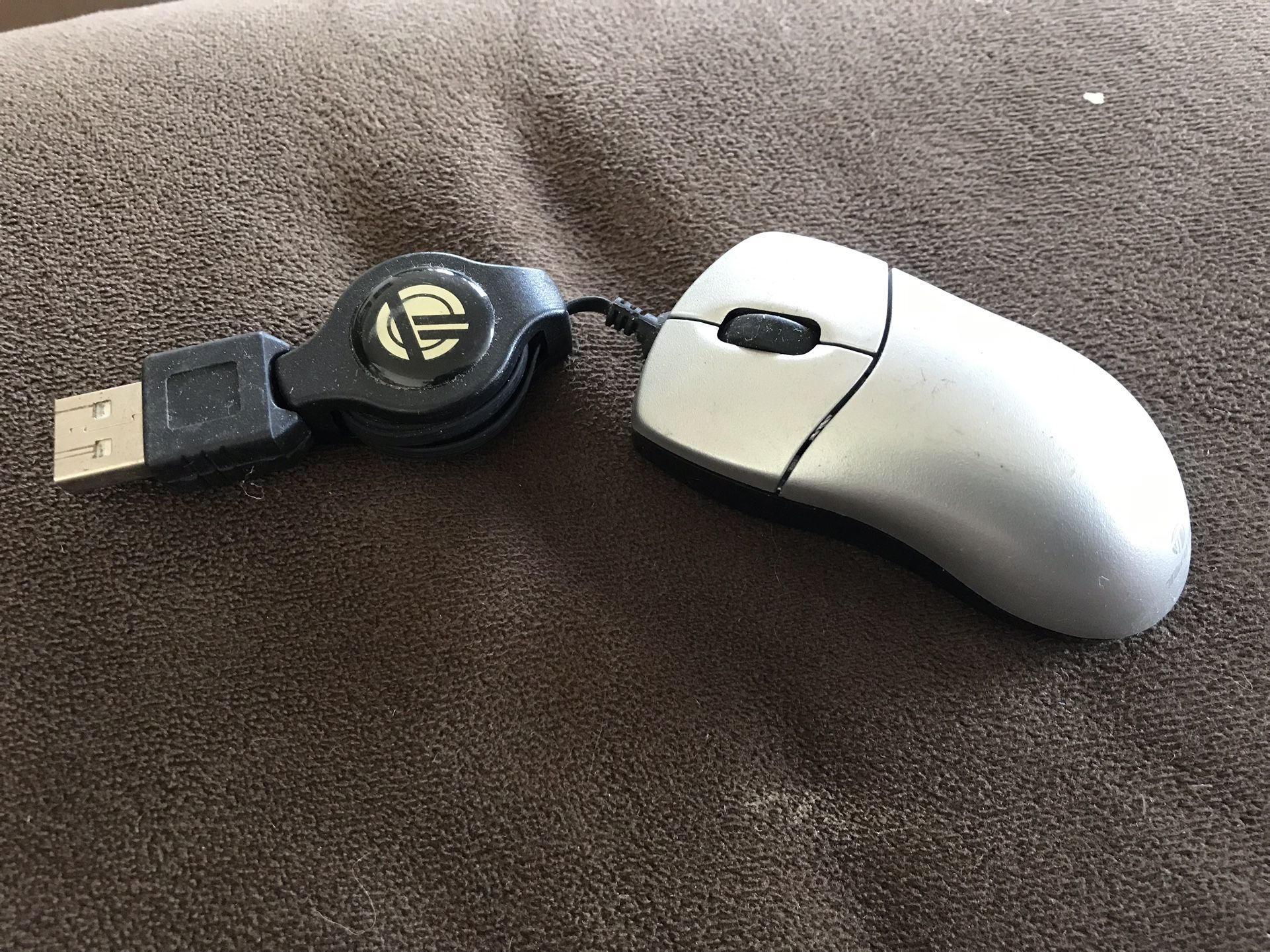 Targus Retractable USB Mouse