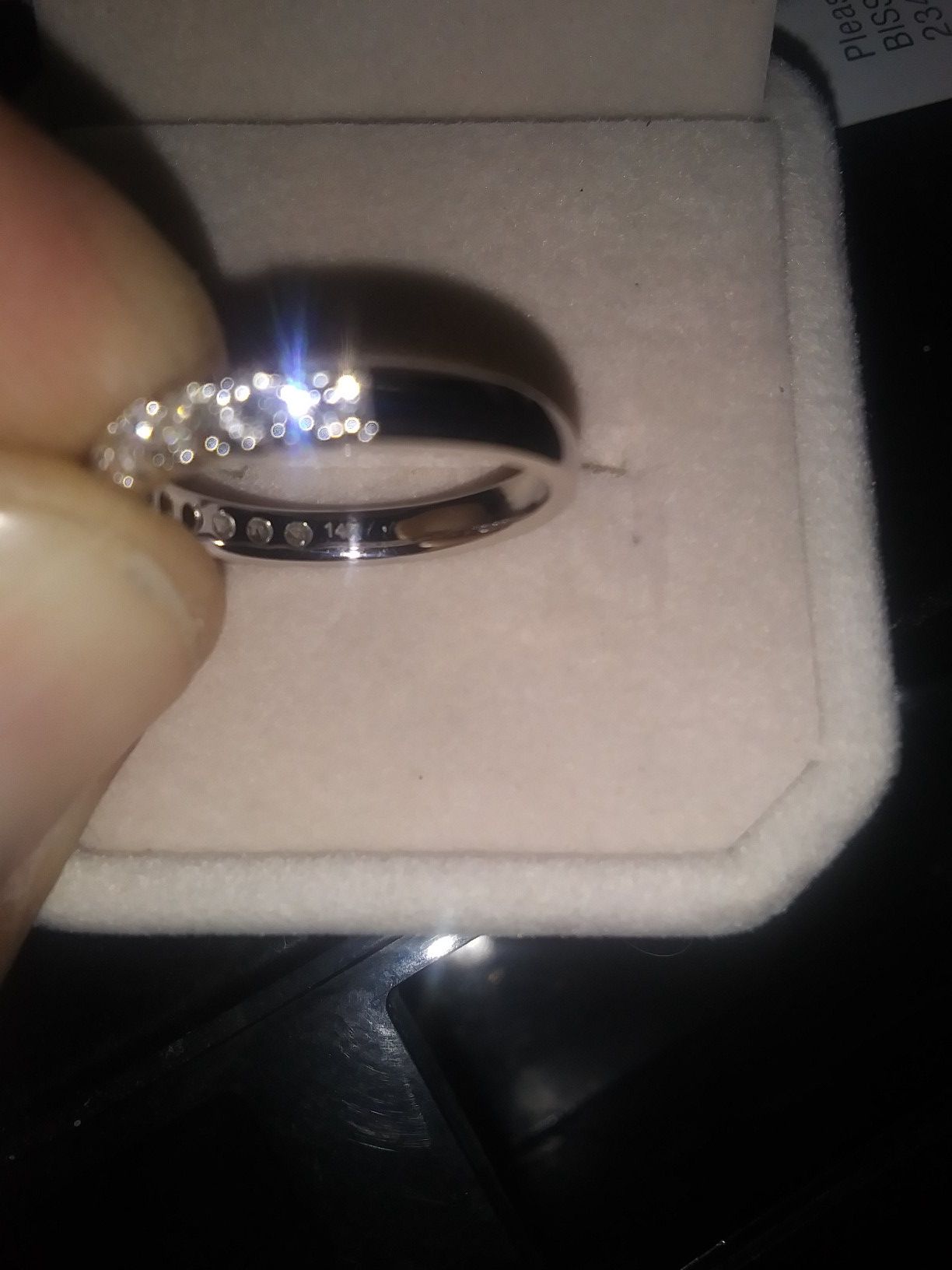 14k. 1.0 kt size 7 Wedding Ring 12 Diamonds Total