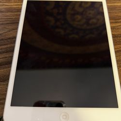 IPad 1st Gen with Bluetooth Keyboard (16GB)