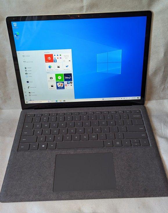 Very Nice MICROSOFT SUFACE LAPTOP 3 WINDOWS 10 TOUCHSCREEN 256GB PENTIUM i5 Queens Pick Up 