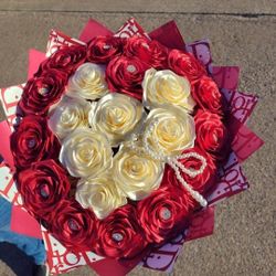 Ramo De Liston De Flores Muy Bonito Para Cualquier Ocasión Mándeme Mensaje Si Tiene Preguntas Aga Su Pedido Ahora