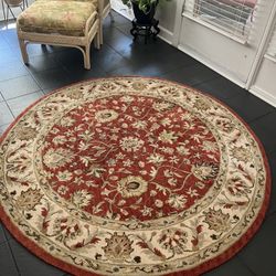 Gorgeous 6’ Round Wool Area Rug by Dalyn Rug Co.
