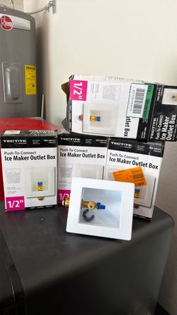 Tectite Push-To-Connect Ice Maker Outlet Box 1/2"