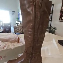New in box ! Aerosoles women Extended Calf Brown boots Size 9 New! 