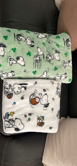 Snoopy Peanuts Fleece Throw Blankets Set of 2
