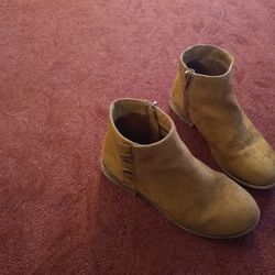 Girls Suede Side Zip Boots - Size 2