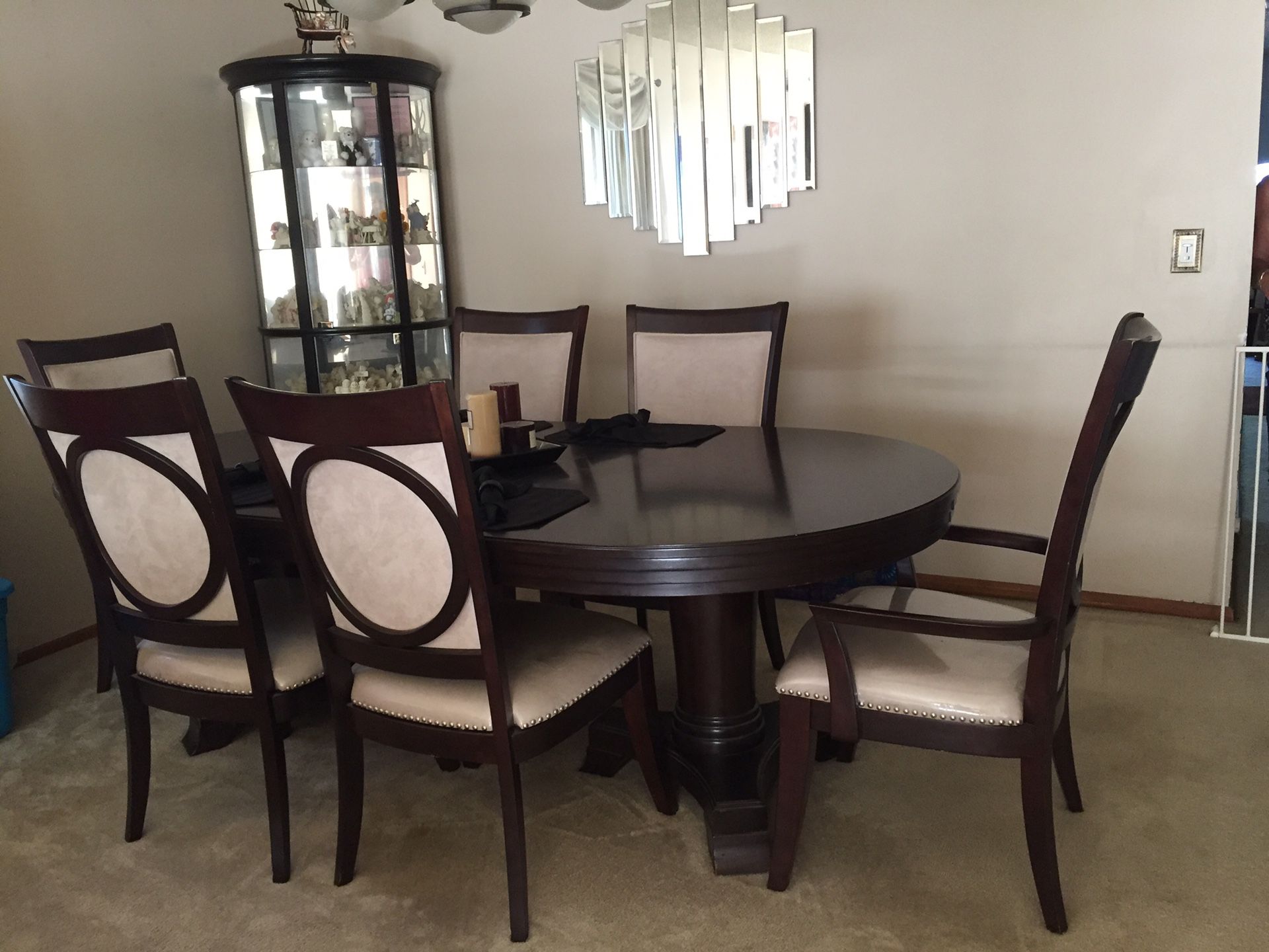 Dining Room table set with 6 chairs & extension like New