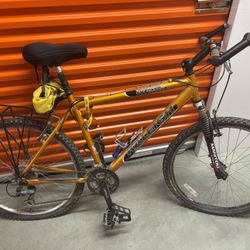 Raleigh M80 18 Speed Mtn Bike