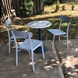 Table And Chairs 