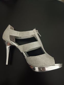 Silver Rhinestone Platform Heels – Size 7.
