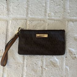 Michael Kors Wristlet Wallet 