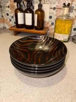 Dinnerware set