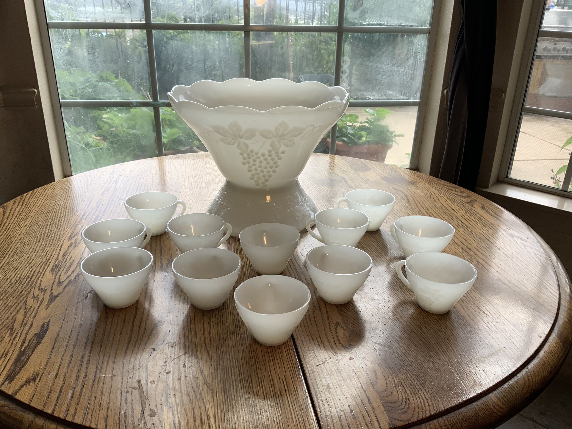VINTAGE MILK GLASS PUNCH BOWL W/ 12 CUP SET ANCHOR HOCKING