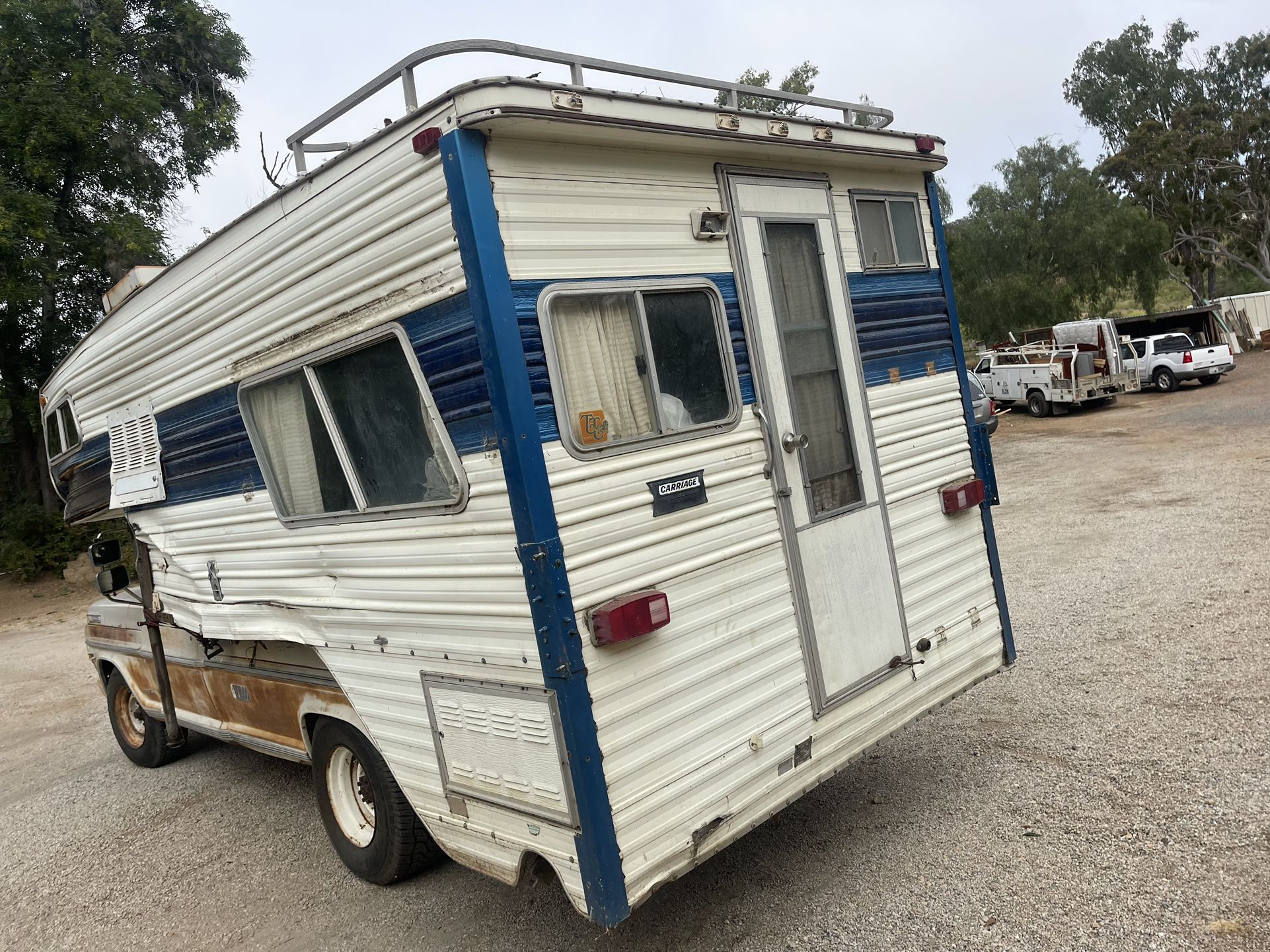 80’s Cab Over Camper For Sale Cheap Complete Or Parts! Ugly , Dirty And Needs A Lot Of Work !. Make Offer ! I Can Deliver 🤪🤷🏻♂️