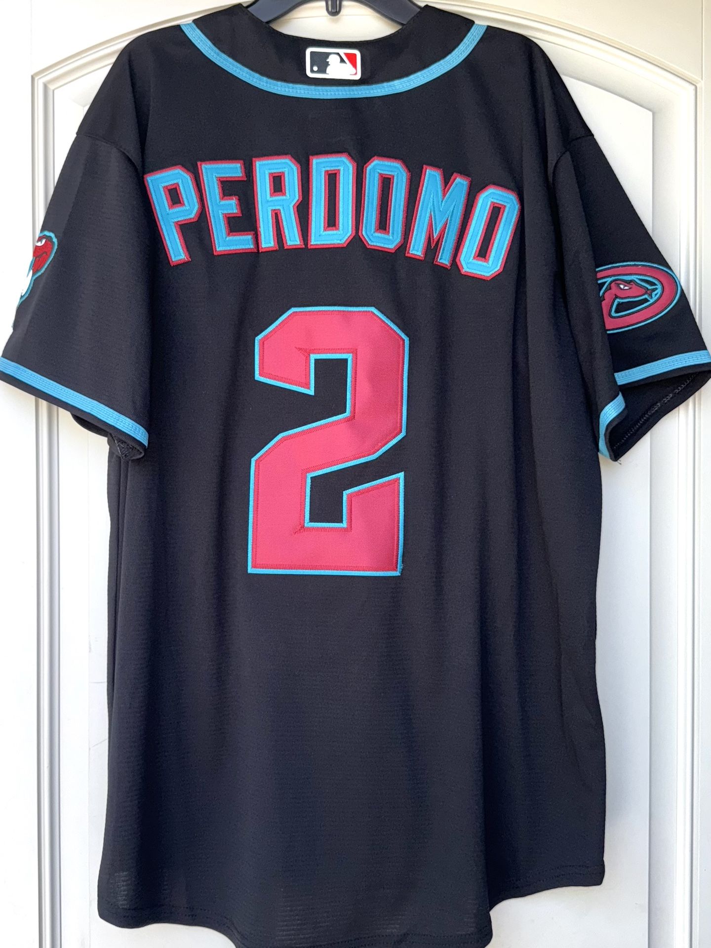 SMALL + MEDIUM - DBACKS #2 PERDOMO JERSEY