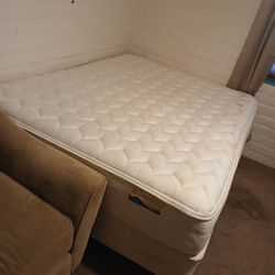 Queen Mattress Set