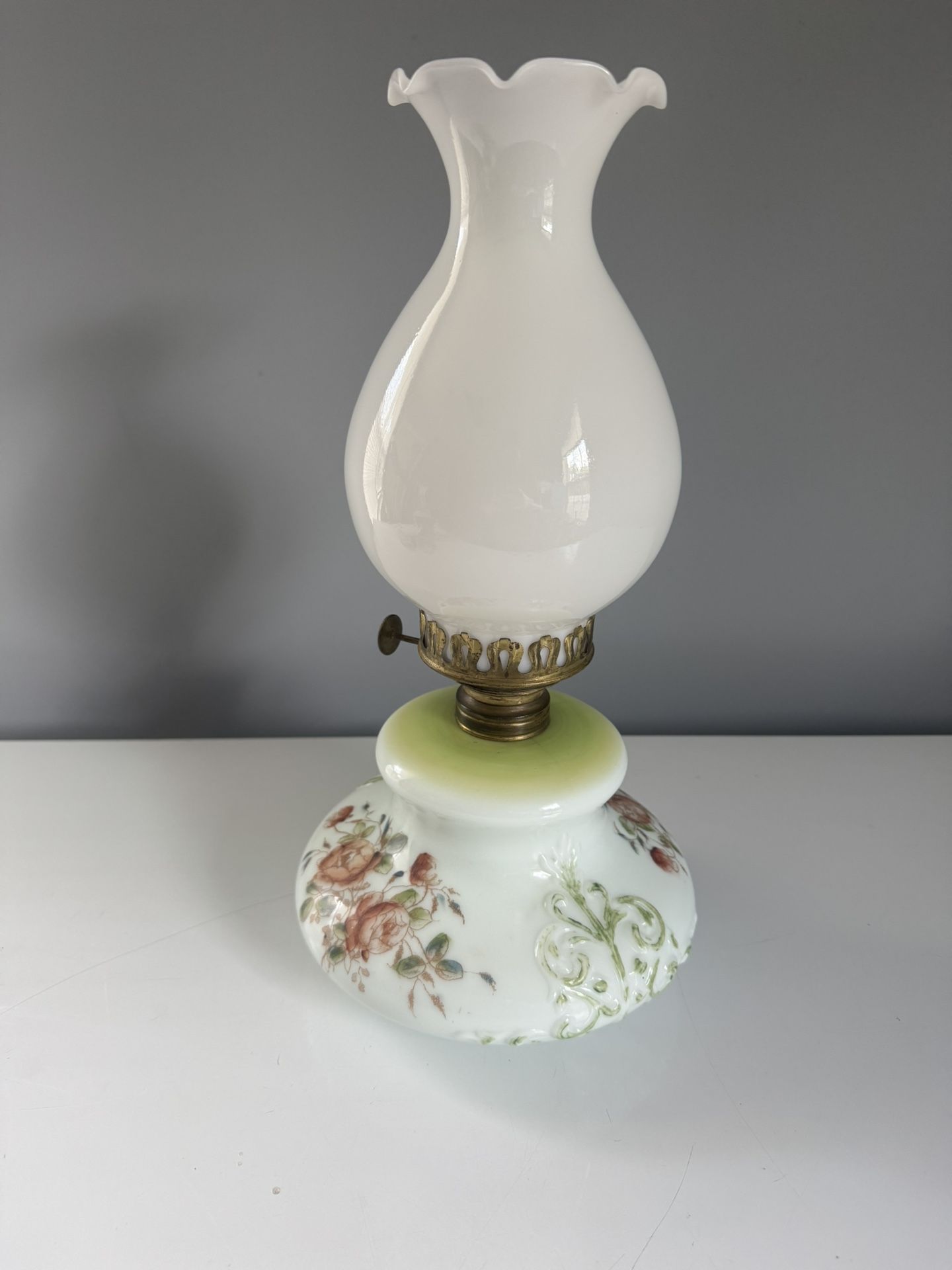 Vintage Hurricane Lamp - Shabby Chic / Cottagecore Decor 🌸