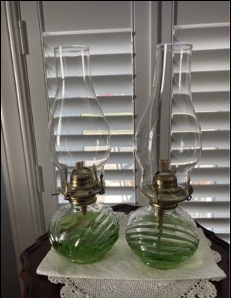 Vintage MCM Pair of Oil Lamps ** READ BELOW