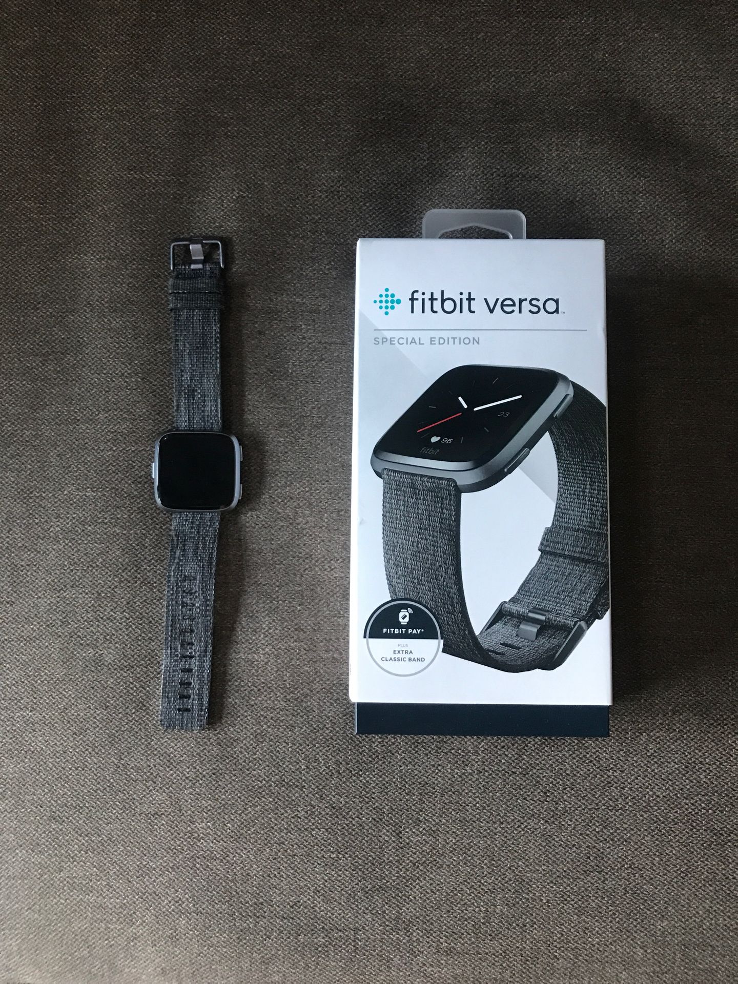 Fitbit Versa - Like New
