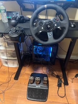 Logitech G920 Racing Wheel with Pedals and Shifter