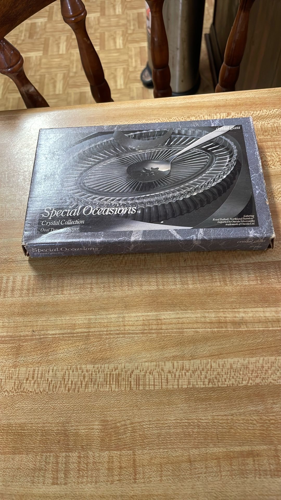 Oval Tray with server