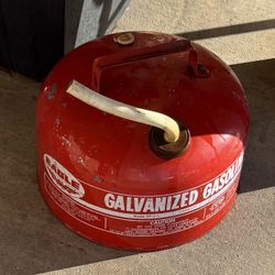 ⛽️VINTAGE GAS CAN⛽️