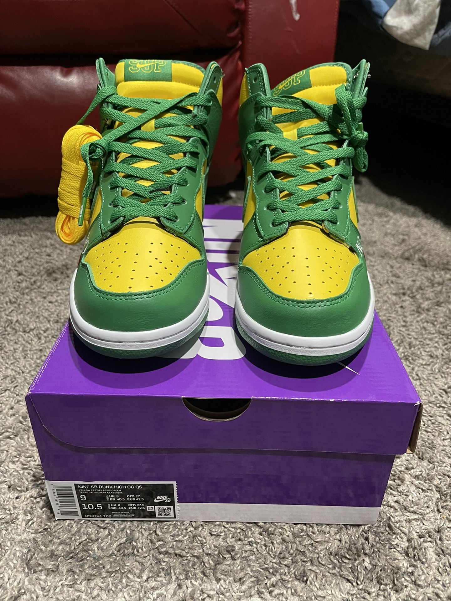 Supreme Brazil Dunks
