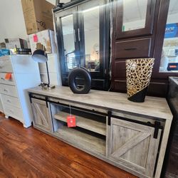 Tv Stand Grey Driftwood, Max Tv Size 75". New Especial Price 