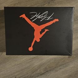 Jordan 4 Retro
White Cement (2025)