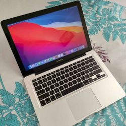 2011 13-inch Intel Core i5 MacBook Pro Laptop, 250GB HDD, 4GB RAM. macOS Big Sur Installed.