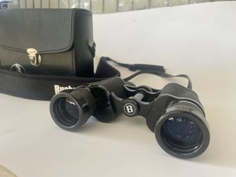 ** Bushnell Birder 7x35 Binoculars w/Case **