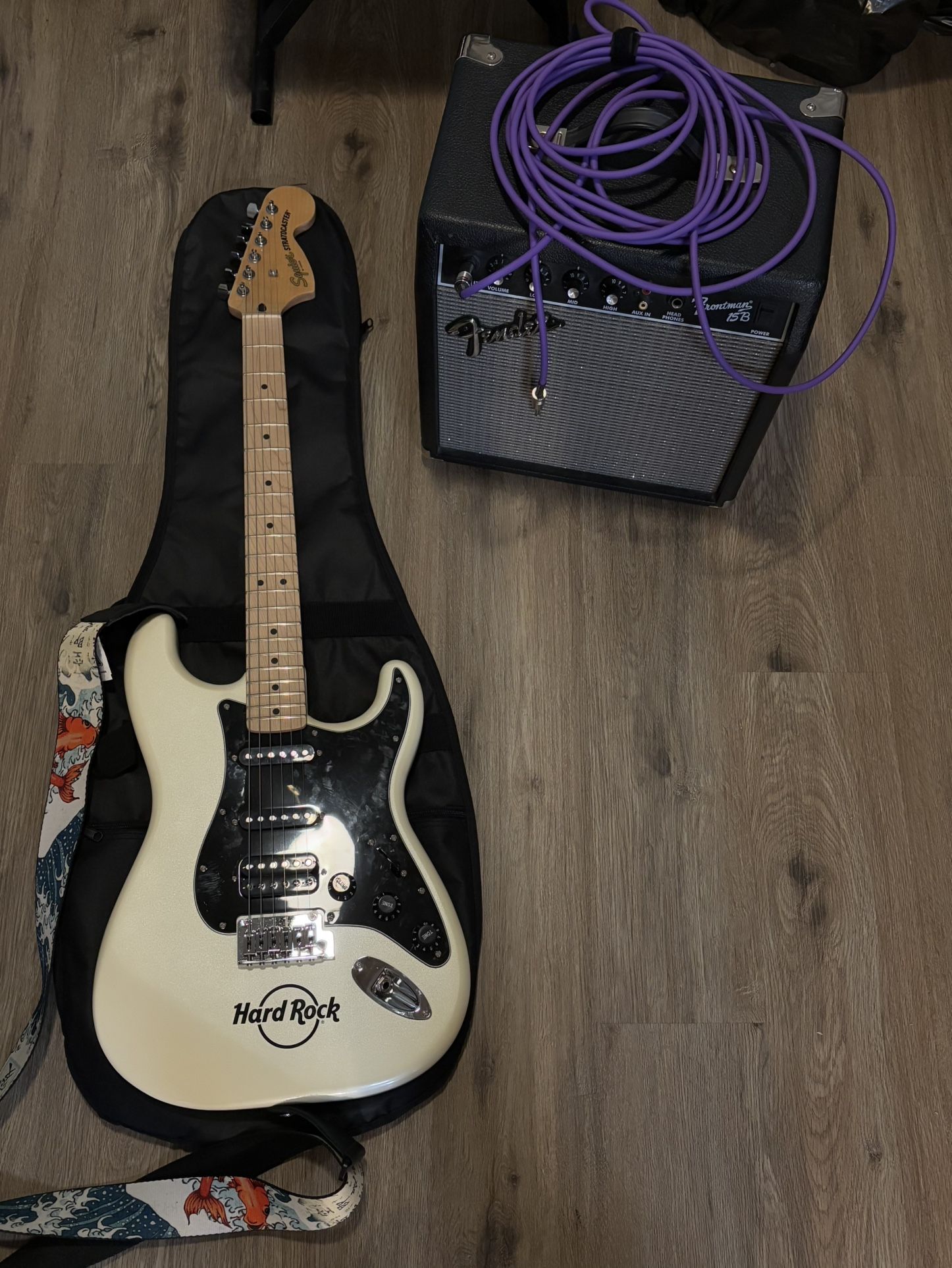 Fender Squier Affinity Stratocaster guitar with amp