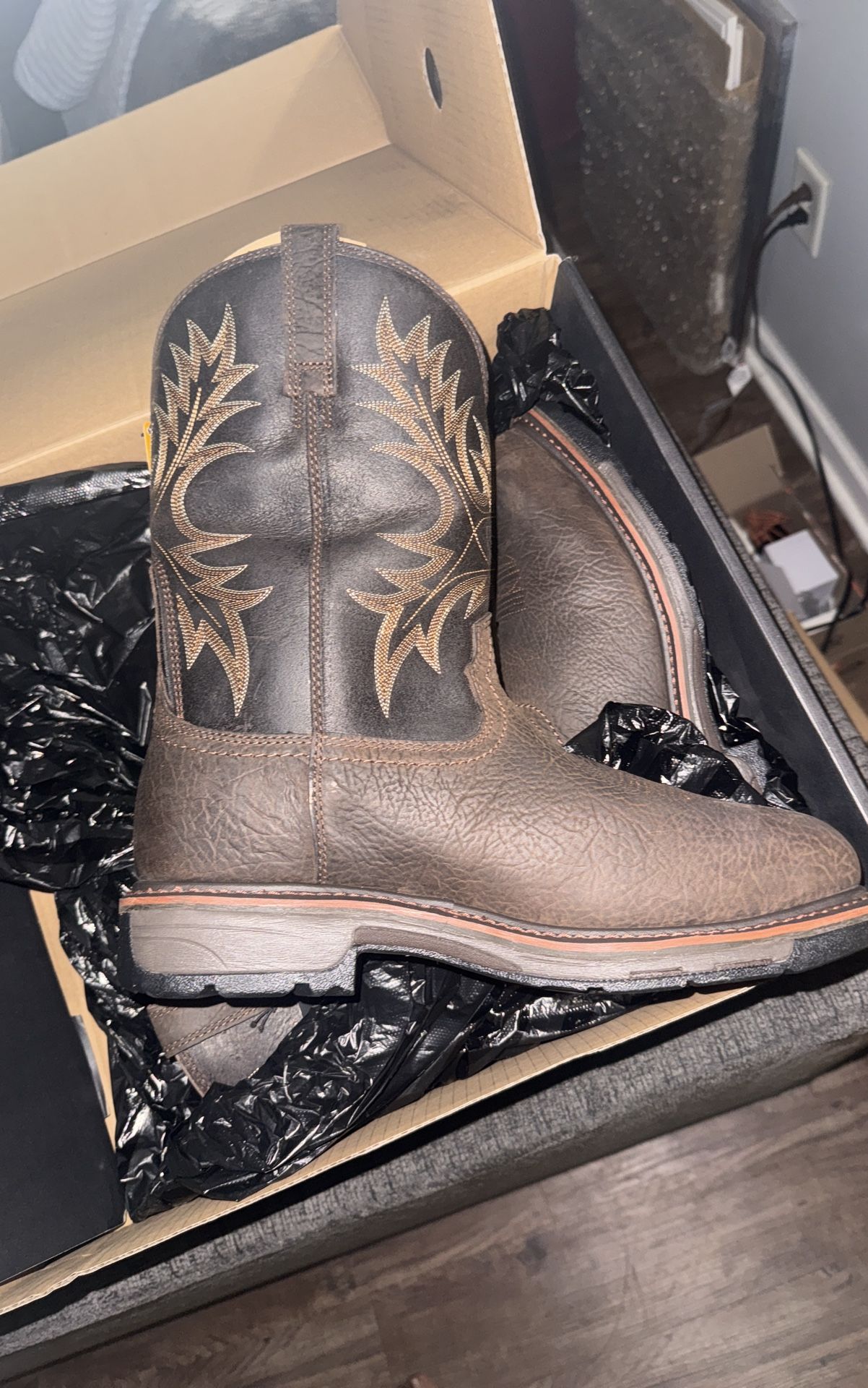 ARIAT WORK BOOTS 10.5