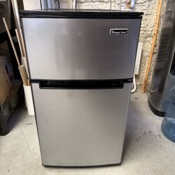 Magic Chef Mini Fridge