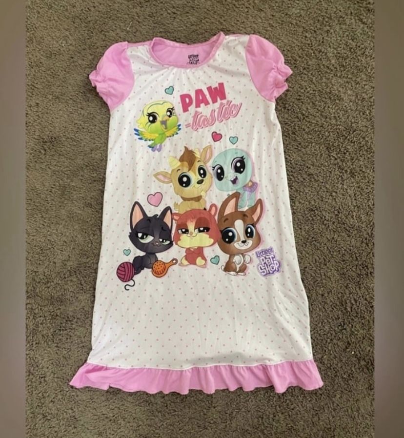 Girls Littlest Pet Shop nightgown size 10